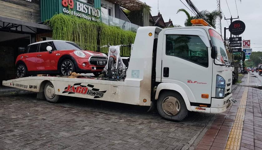 Towing Moge dan Mobil